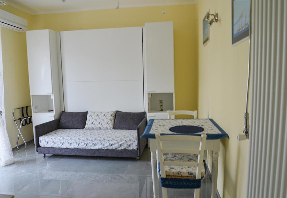 La Maisonnette Di Anna Taggia Exterior foto
